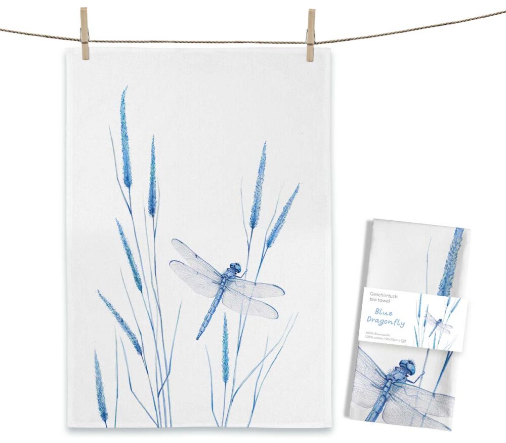 Weißes MALUU Baumwolle Geschirrtuch mit dem filigranen Aquarell-Motiv einer Libelle mit detailreichen Flügeln.