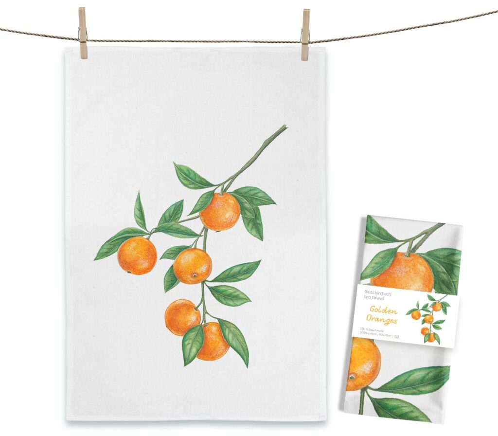 Weißes MALUU Baumwolle Geschirrtuch mit einem fruchtigen Aquarell-Motiv, das saftige Orangen mit grünen Blättern zeigt.