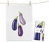 Weißes MALUU Baumwolle Geschirrtuch mit einem detailreichen Aquarell-Motiv, das eine reife lila Aubergine zeigt.