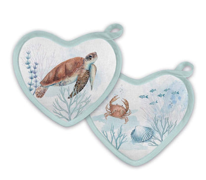 Weißes MALUU Topflappen 2er-Set mit einer detailreichen Meeresschildkröte im Aquarell-Stil.